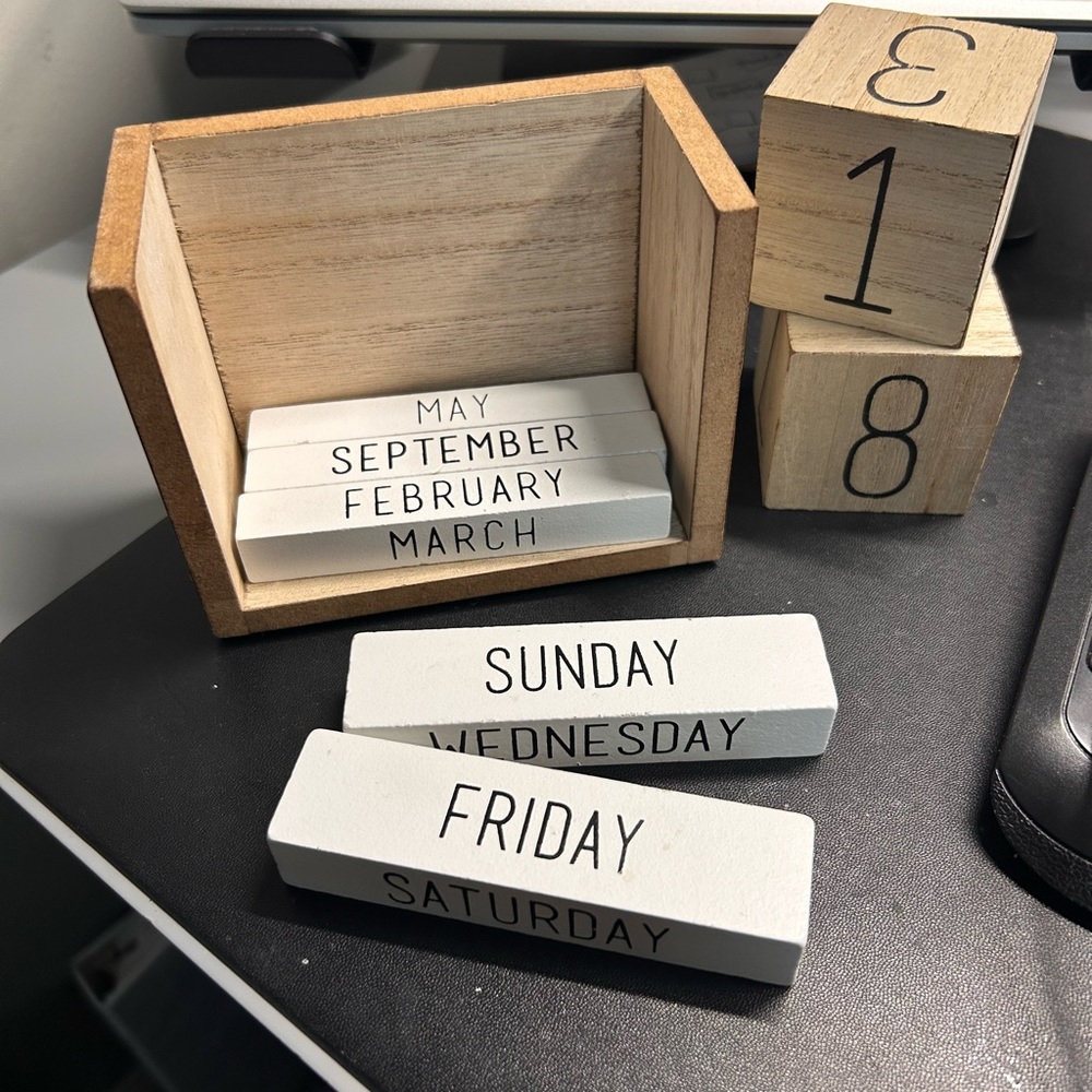Desk Calendar